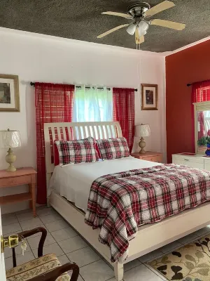 The Hideaway! 15 minutes drive to Ocho Rios, 10 mins to James Bond Beach Hotel di 