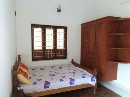 SOUBHADRAM THE PALACE -A TRADITIONAL BUN GLOW  LOCATED IN A BEAUTIFUL VILLAGE Отели рядом с достопримечательностью «Munroe Island (മൺറോ തുരുത്ത്)»