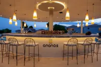 Zeus Eleva Ajul, a Registry Collection Hotel - bar