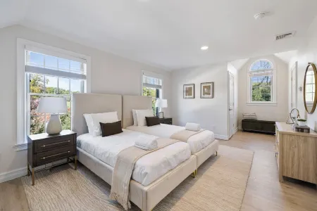 Elegant Home w/7BRs, Game Room, Luxury Yard, Pool