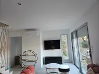 New villa with pool and spa, Aubenas Hotels in Aubenas