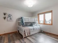 3-bed, 3-bath, 3-car garage executive home in Marshfield, WI Hotels in Marshfield