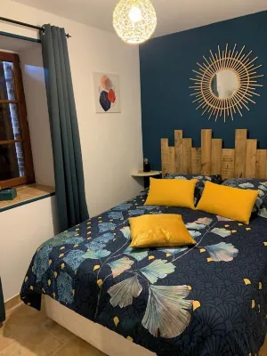 GITE LES CIGOGNES Hotels in Le Champ-Saint-Pere