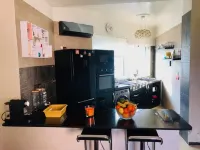 Quiet residence with swimming pool by the sea