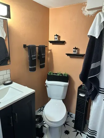 315-1 Studio B1 Отели рядом с достопримечательностью «Зоопарк Бронкса»