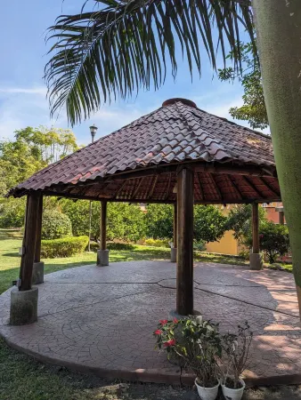 Villa Tropical Отели в г. Тетекалита