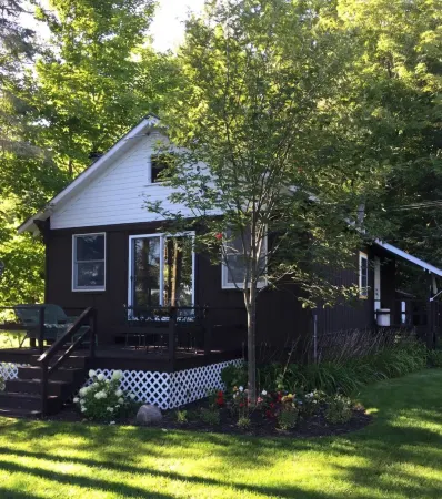 Newly Remodeled-Lakefront Cabin on 4th Lake w/Dock & Kayaks. Trail 5 Access