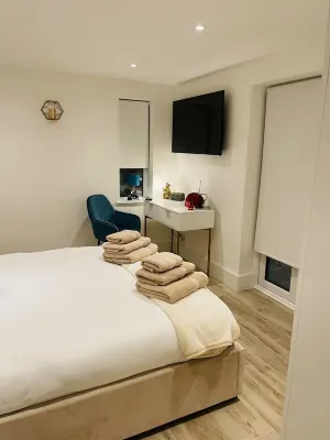 Escape London in London - 2 bed luxury apartment in lovely Wanstead Hotels near Wanstead