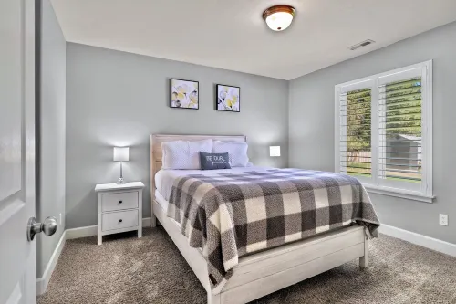 Treehouse Escape • River Access • Soak Under Stars