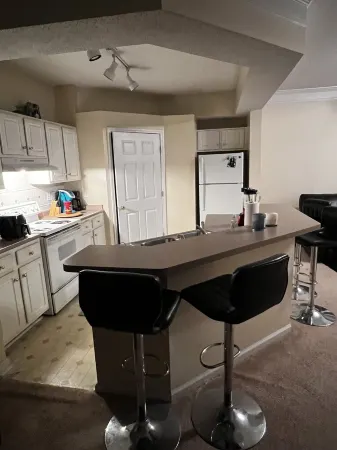 Cozy pace to call home ,short&long stays welcome.