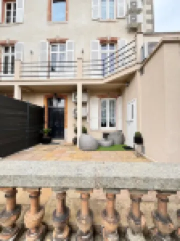 Apartment 1. Attractive apartment (t2 of 60m2) on air-conditioned ground floor with terrace.