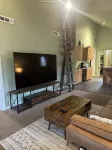 Charming 2-bedroom farmhouse in peaceful Joplin