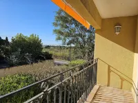 Appartement au 1er Étage Résidence Privée, Fermée Emplacement de Parking Privé