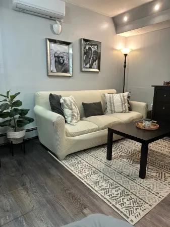 315-1 Studio B1 Отели рядом с достопримечательностью «Зоопарк Бронкса»