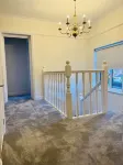Spacious 4BR house close to Gatwick Airport.