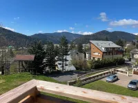 Spacious house ideally located. Confort + for 6 people, private parking
