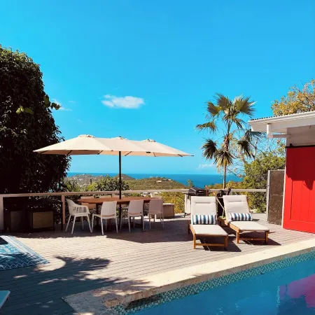 Waterfall Oasis - Ocean Views, Minutes to Magens Bay & Private Pool!