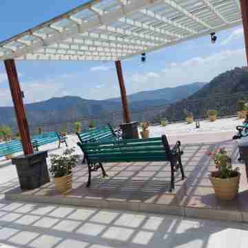 HOP stays Shimla - Luxury 2BHK {Free Parking + Lift + Caretaker + Terrace + Pet} Others