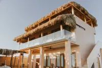 Stunning 6 Room House Ac/wifi/pool Near the Beach فنادق في 