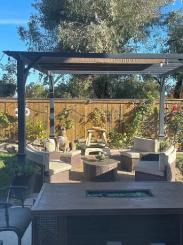 California Style and comfort! 4 bedroom House in South Corona!