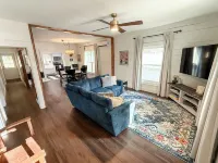 The Pecan Street Retreat - 1935 Gem Các khách sạn ở Searcy