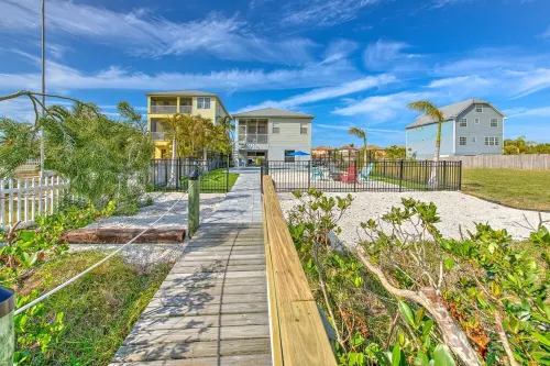 Waterfront Paradise in Apollo Beach, with all the amenities you can think of.