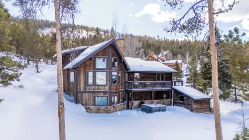 Colorado Home with Hot Tub!  Close to Ski Resorts