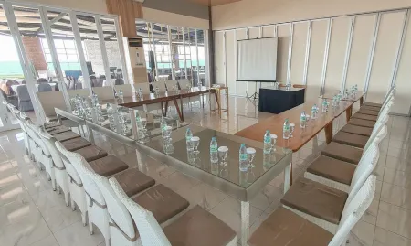 RedDoorz Plus @ Hotel Pantai Timor Отели в г. Купанг