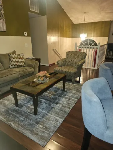 Blind Castle Zaval Properties 雷克斯酒店