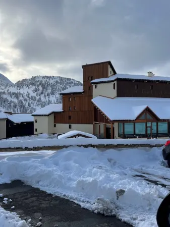 Top floor apartment 3p 6 persons Отели рядом с достопримечательностью «Изола 2000»