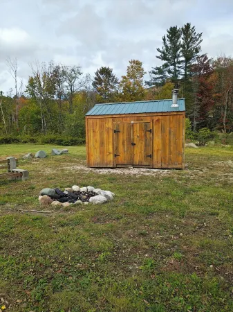 Cozy 3-bedroom house minutes to Okemo and downtown Ludlow