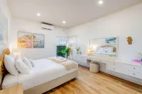 Glenelg Beach House With Private Beachfront Pool