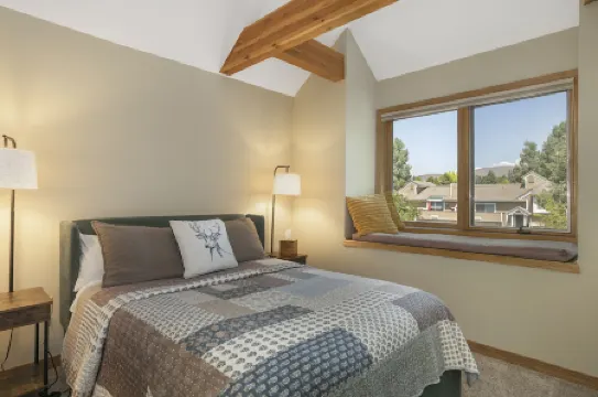 470 Homestead Unit 13 2 Bedroom Townhouse