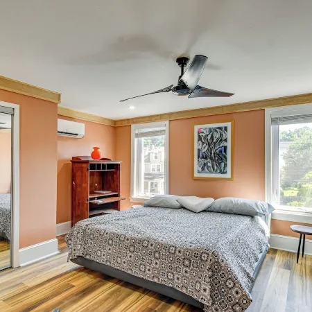 Walkable Neighborhood: Updated Morton Home!