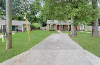 Landing pad - under 2 miles to airport, 2 br, Free parking, WiFi