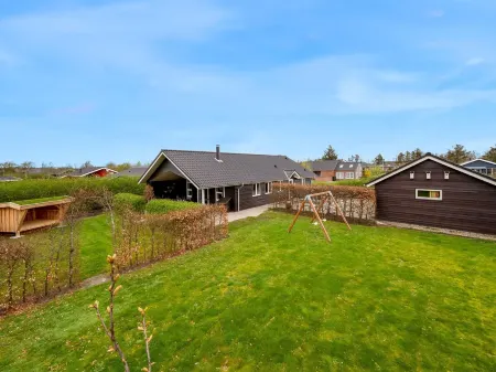 "Gertrud" - 950m to the Fjord Отели в г. Тарм