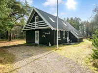 "Poul" - 1.9km from the sea