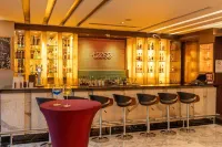 Vivanta Hyderabad, Begumpet - ที่มีบาร์