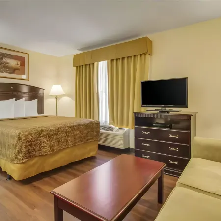 MainStay Suites Texas Medical Center/Reliant Park Отели рядом с достопримечательностью «Станция скоростного трамвая "Драйден/ТМС"»