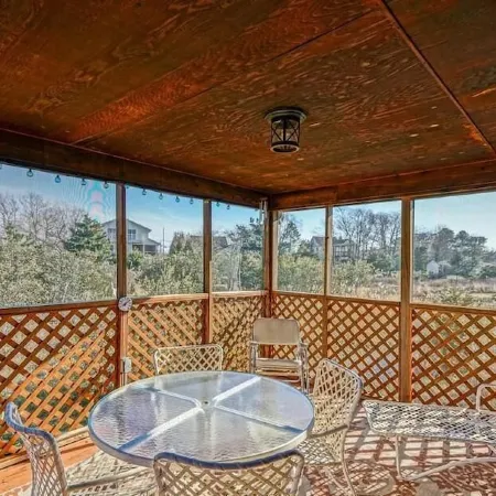 Lewes Beach Retreat 2 Minute Walk to Bay!