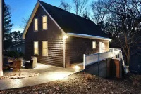 Swift Island Sunsets: Lakefront, Cozy, Sleeps 8