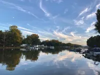 High Rock lakefront escape-dock, firepit, kayak, paddle board, fishing, swimming