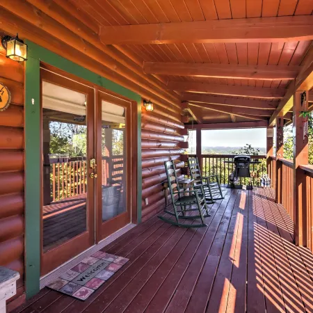 Sevierville Retreat Private Hot Tub and Lake Views!