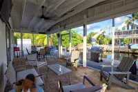 Lisa's Hideout - 3/2 Vaca Cut Canal - 75' Dock - Ground Level