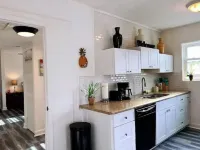 Beautiful 1 bedroom/free parking/pet friendly