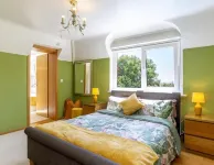 Sleeps10 18-Parking-Garden-Pool-HotTub-Balcony - Villas