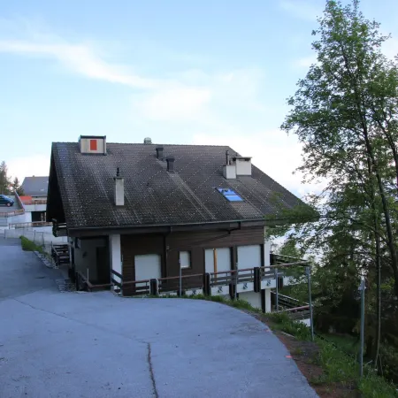 Cozy Apartment With Mountain Views Отели в г. Сьон