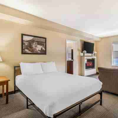 Best Western Plus Service Inn Suites Rooms