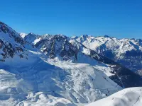 Apartment in France with Ski Bus Access Hotele w: Bareges