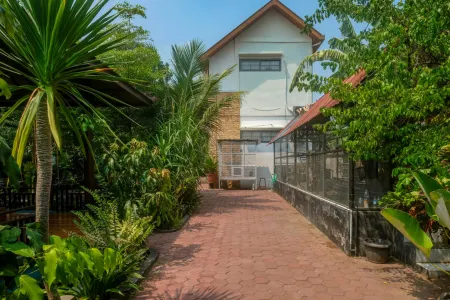 RedDoorz at Homestay Joglo Ibu Prambanan Yogyakarta